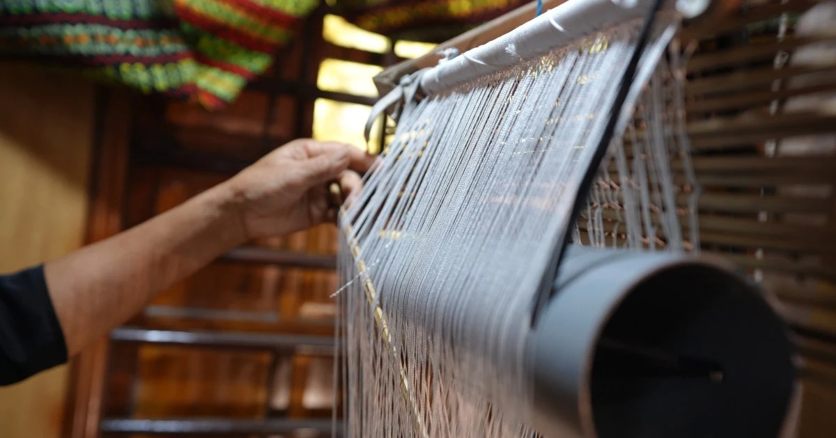 Unique Heritage of the Northeast Region - Discovering the Brocade Weaving Profession of the Tày People in Tuyên Quang